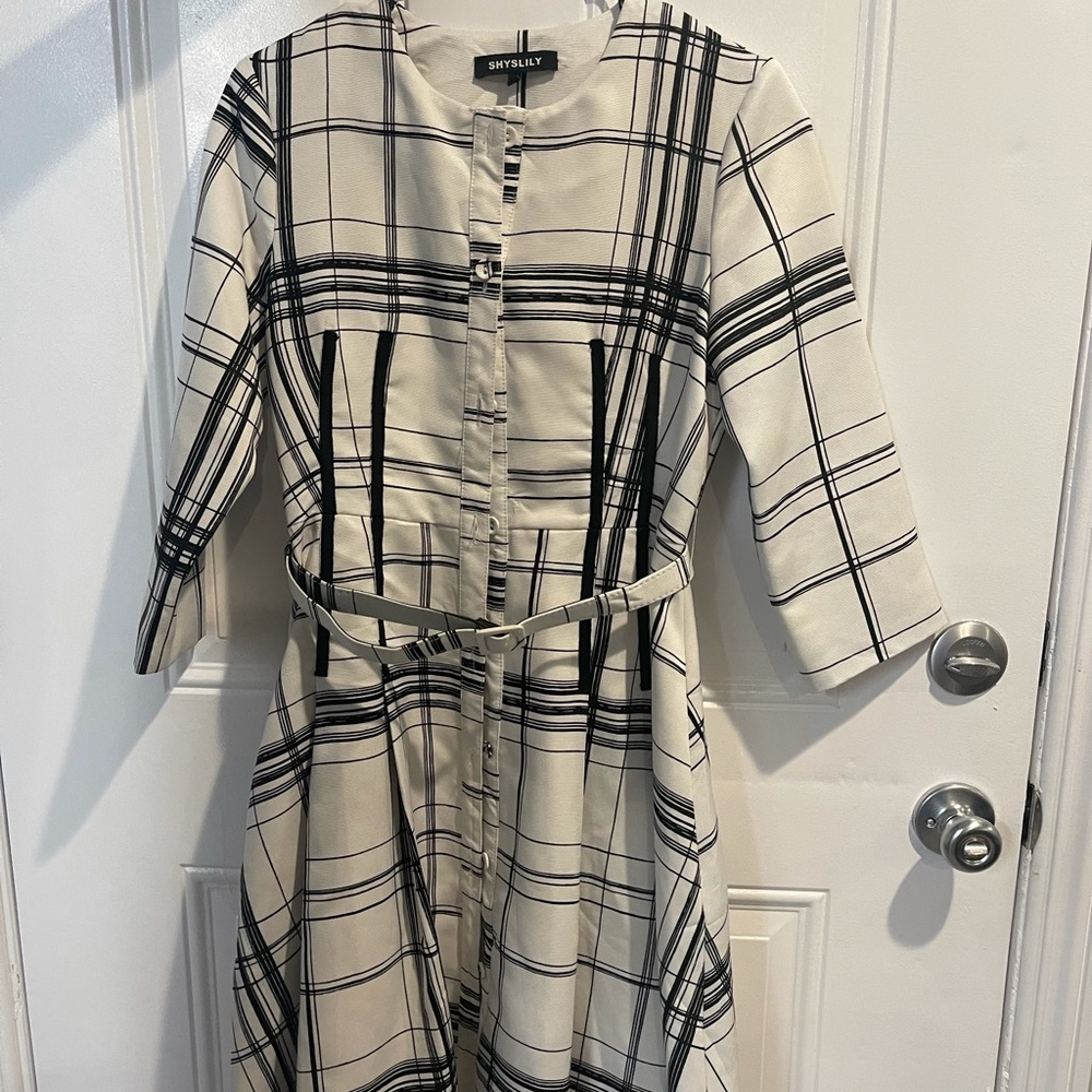 Coat - Picture 2 of 2